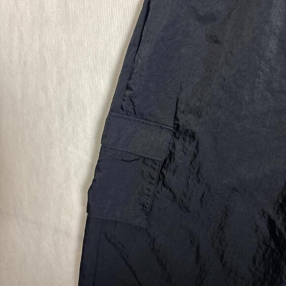 NIKE Sportswear Women's Medium Black Woven Nylon Essential Oversized Cargo Pants - Picture 7 of 15